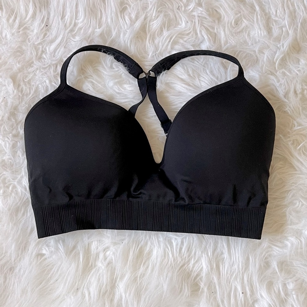 Athleta Embrace Bra in Black
